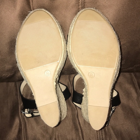 *NEVER WORN* Black Strappy Rope Platform Wedges - Picture 2 of 2